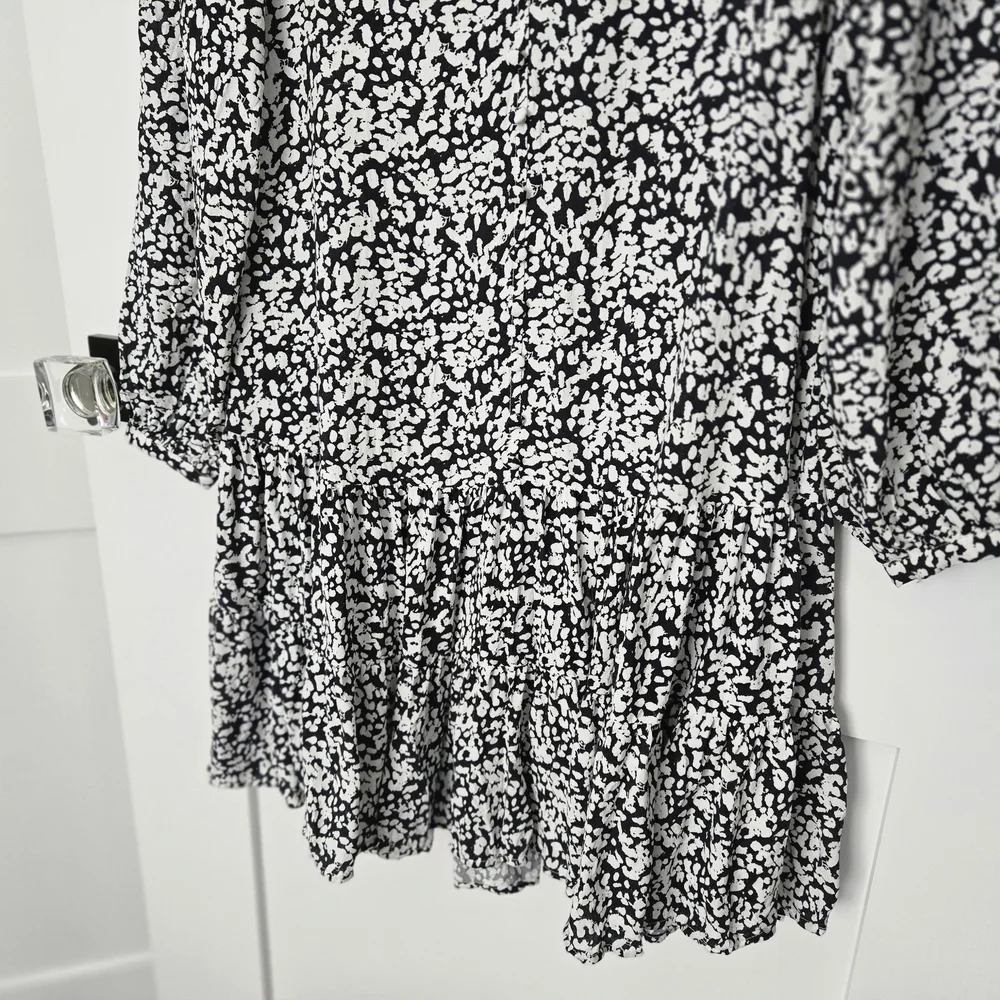 Zara Black and White Flowy Dress Size XS